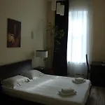 рено Готель